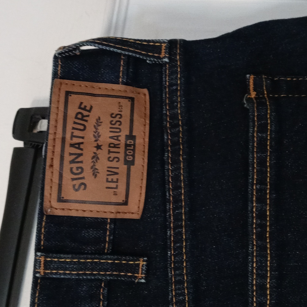 Signature by Levi Strauss Jeans